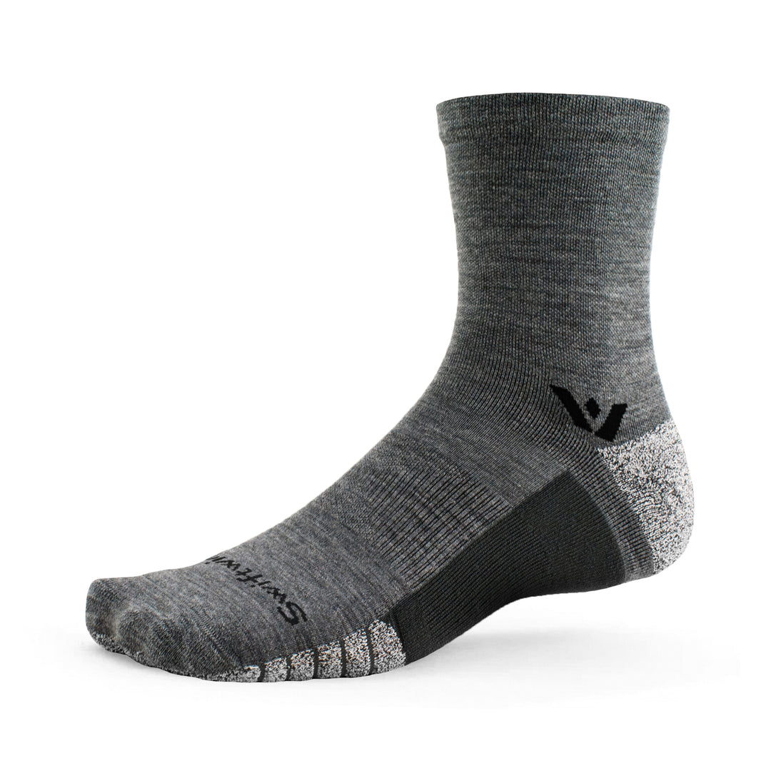 Swiftwick Flite XT Five Merinóullar hlaupasokkar gráir crew